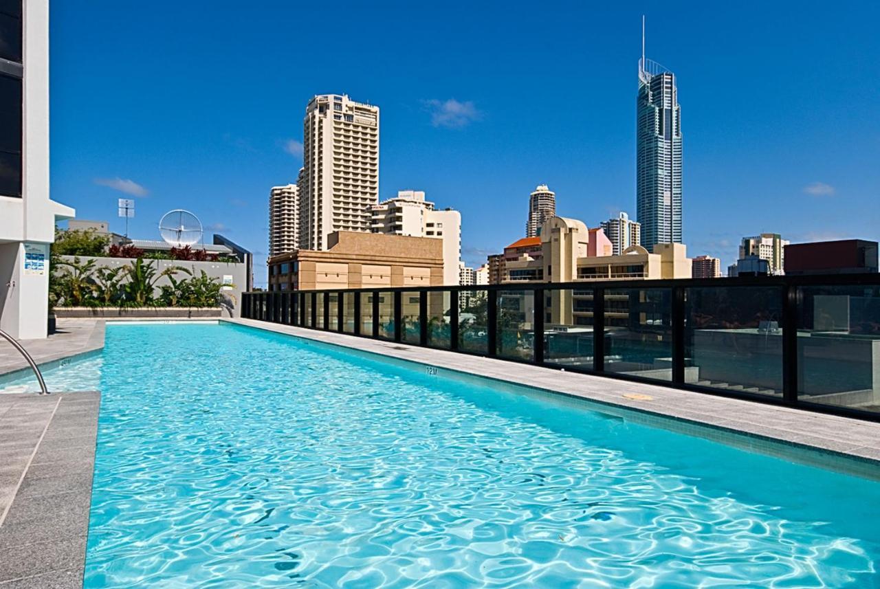 Apartment 3 Bedroom 3 Bathroom Sub Penthouse Spa At Circle On Cavill - Q