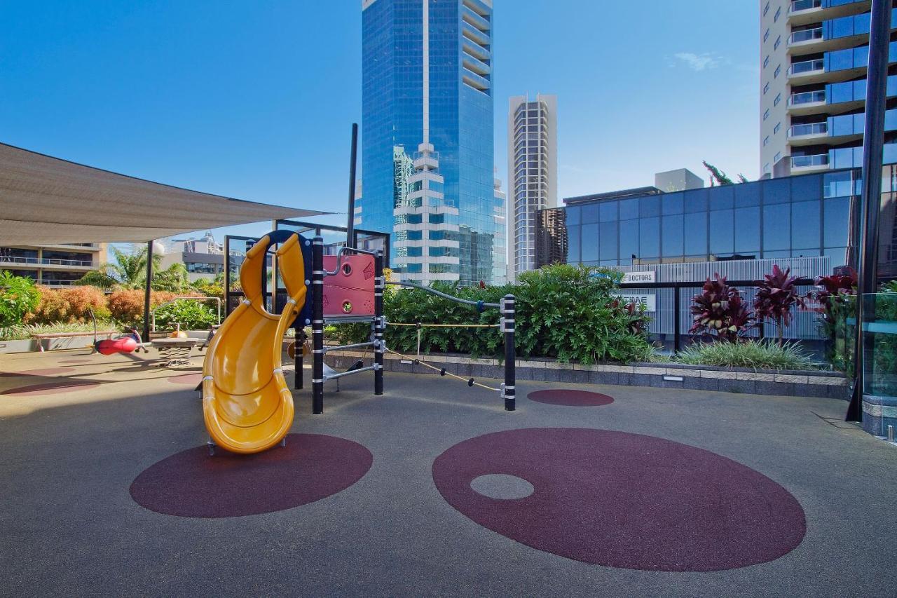 3 Bedroom 3 Bathroom Sub Penthouse Spa At Circle On Cavill - Q Apartment Gold Coast