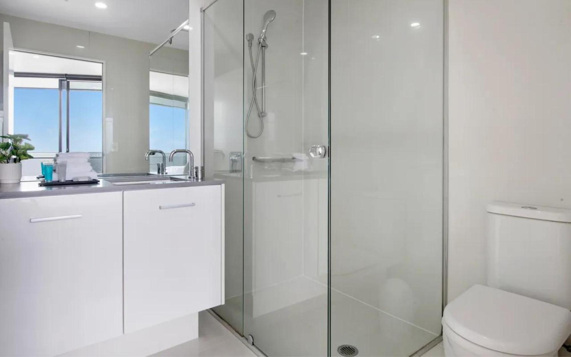 3 Bedroom 3 Bathroom Sub Penthouse Spa At Circle On Cavill - Q Apartment Gold Coast